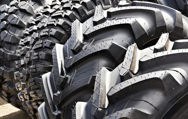 rubber-tire-black-tractor-agriculture-600nw-2475614579